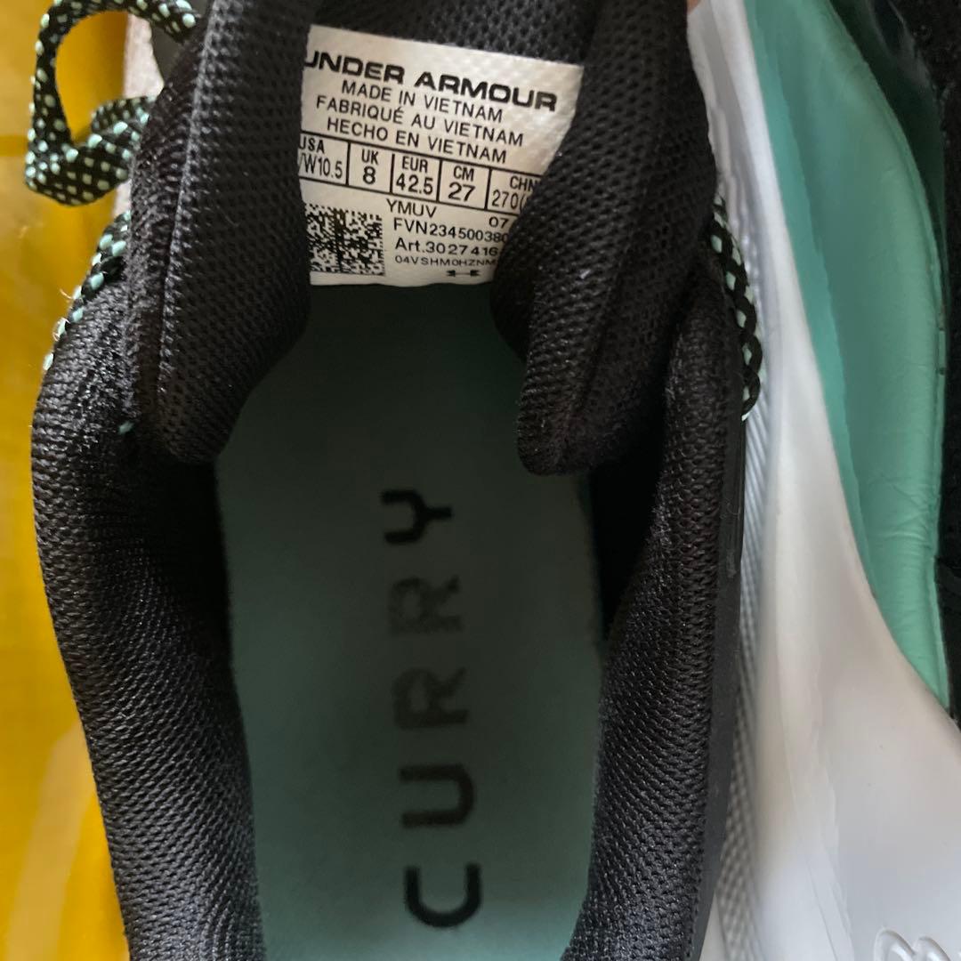 カリー11 Curry バスケットボールシューズ 黒 白 水色