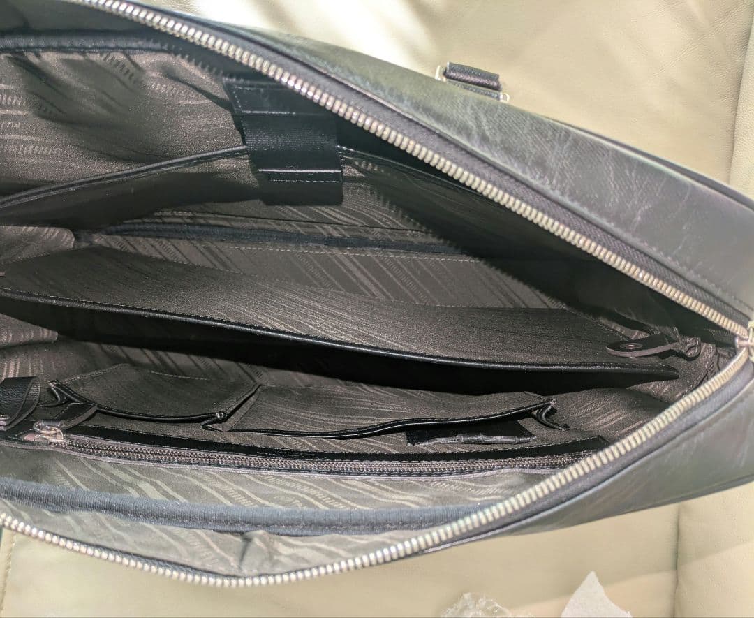 ぷち　フジタカ　FUJITAKA レザービジネスバッグ