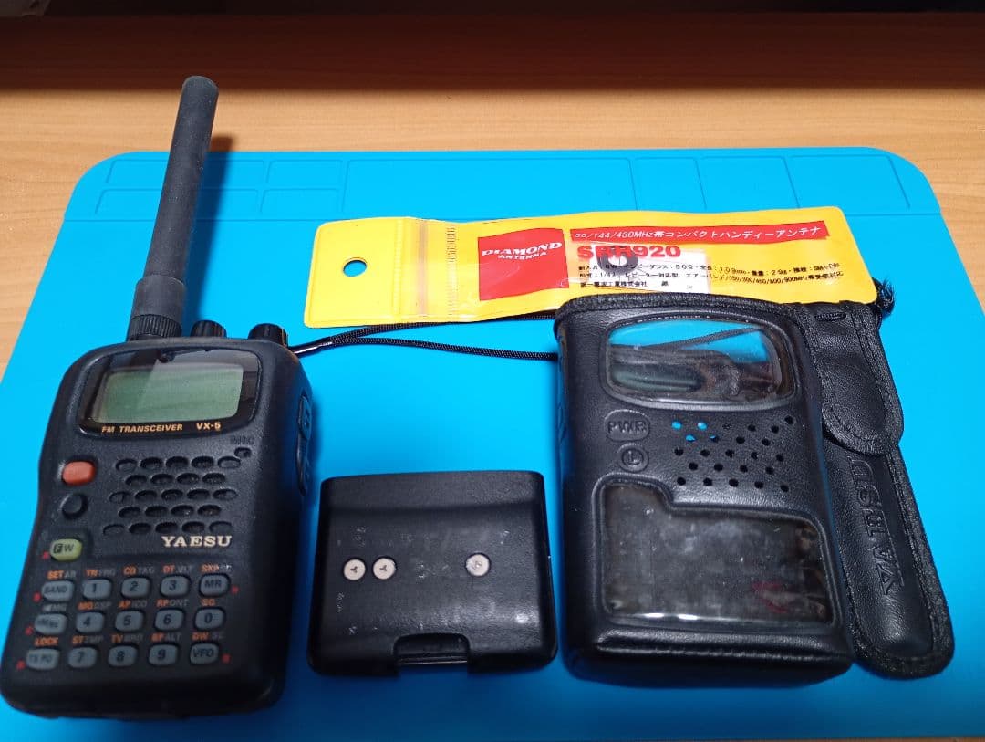 YAESU・VX-5・八重洲無線・３バンドハンディー