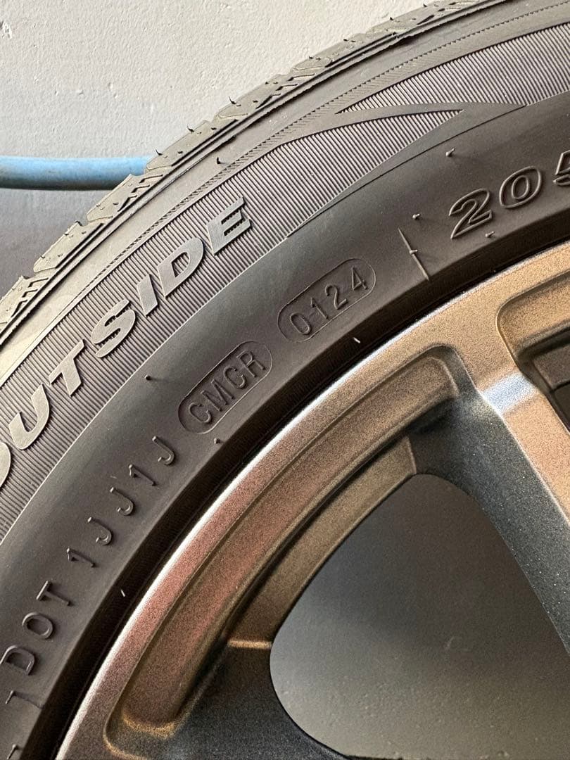 17インチ　タイヤ、ホイール4本セット