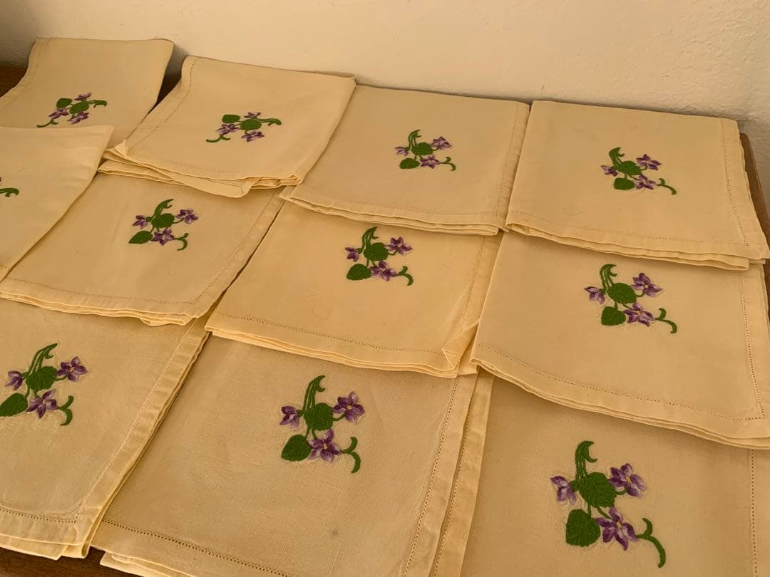 フランス　蚤の市　すみれ　刺繍　クロス　12枚セット