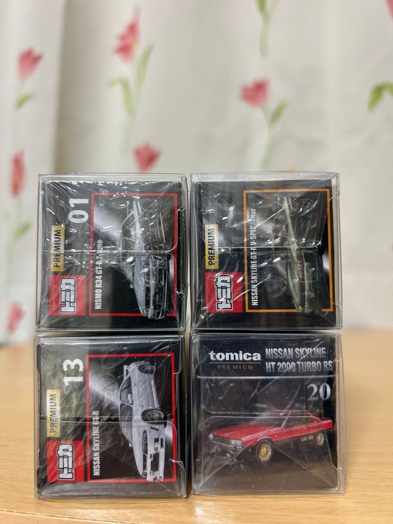 希少　新品未開封　トミカ プレミアム 日産スカイライン　ミニカー4台セット
