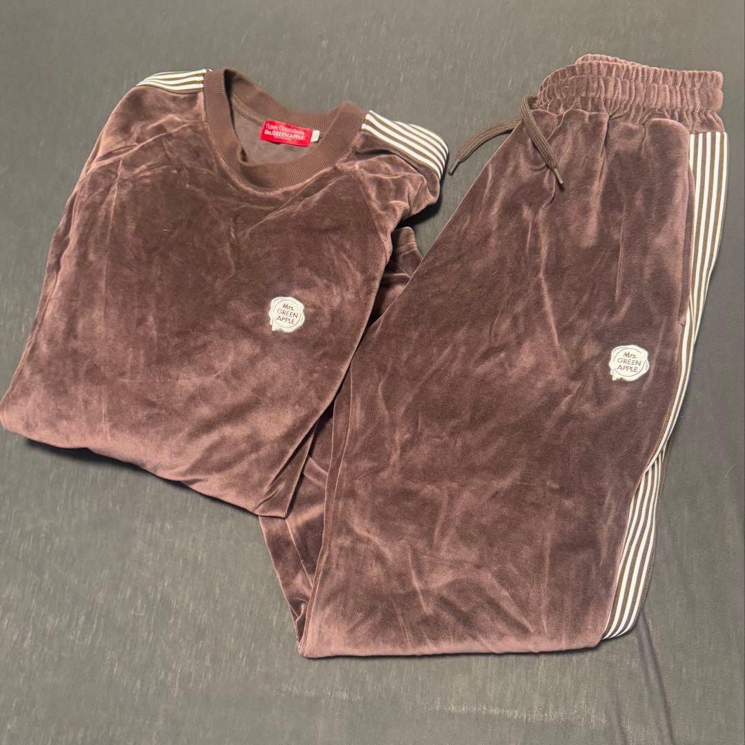 ミセスグリーンアップルバレンタインポップアップ上下XL