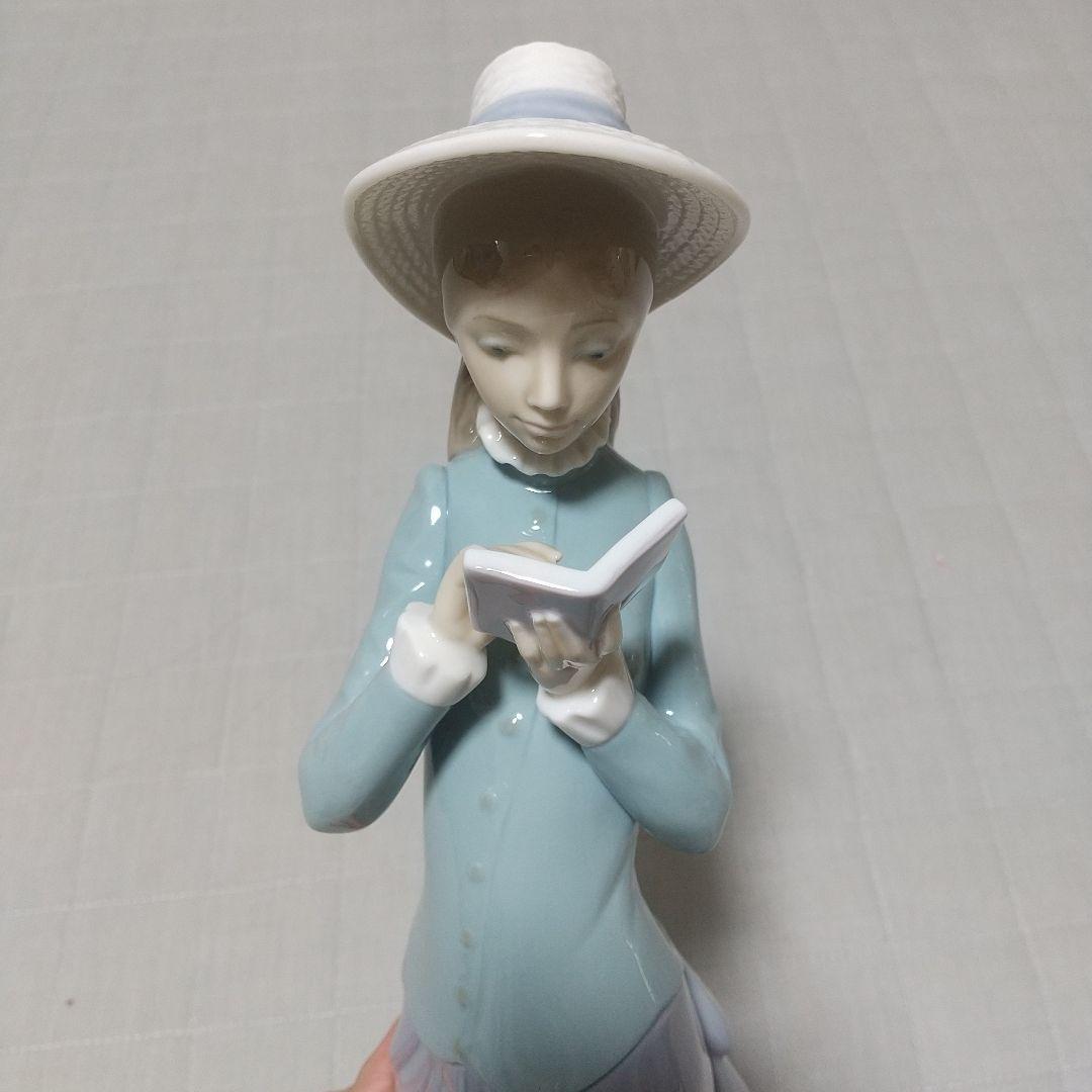 【値下げしました！】リヤドロ 読書をする貴婦人 LLADRO 05000