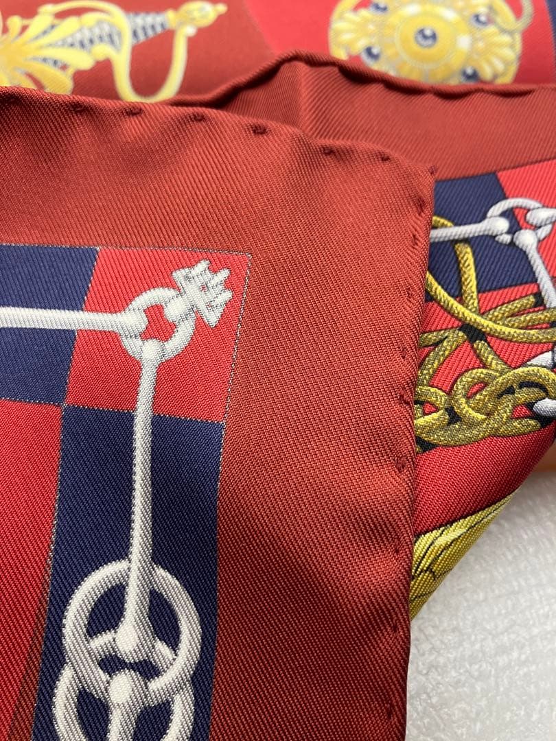 エルメス　HERMES ハンドメイド　シルクハンカチ 赤