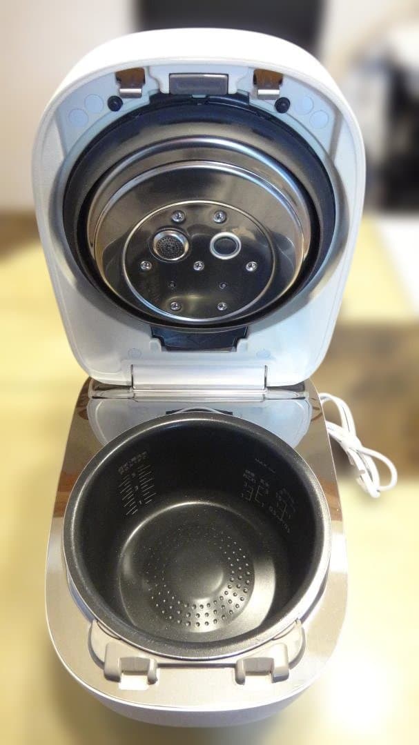 パナソニック 圧力 IH 炊飯器 SR-M10B おどり炊き 白 5.5合中古品