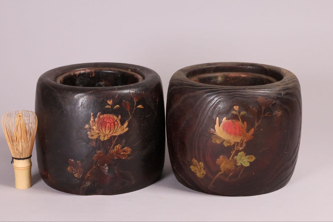 古い 桐火鉢一対 菊蒔絵 小さめ 手あぶり 6.5号 高さ15.3cm【MB30