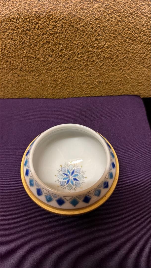 九谷焼　早助千晴　つばめ　蓋物　共箱