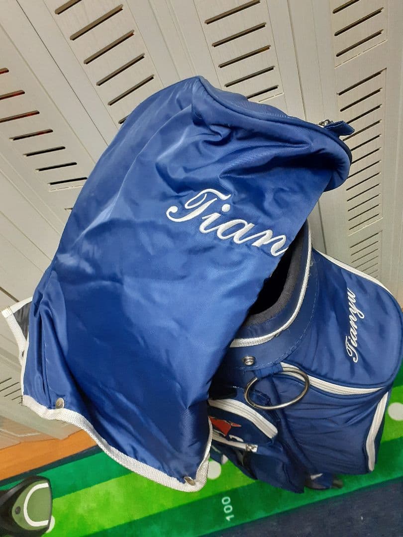 キャディバッグ　(キャスター付) 手渡しOK