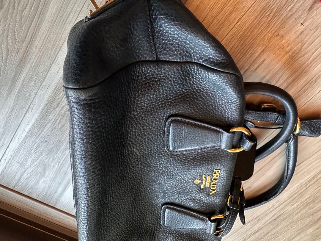 Prada プラダ レザー ハンドバッグ