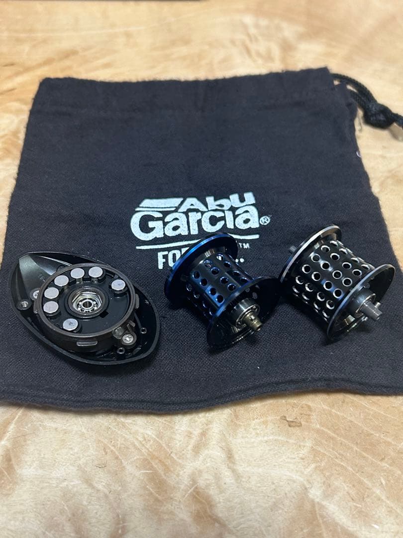 ☆Abu Garcia Revo deez6＋シャロースプール+マグネット2個
