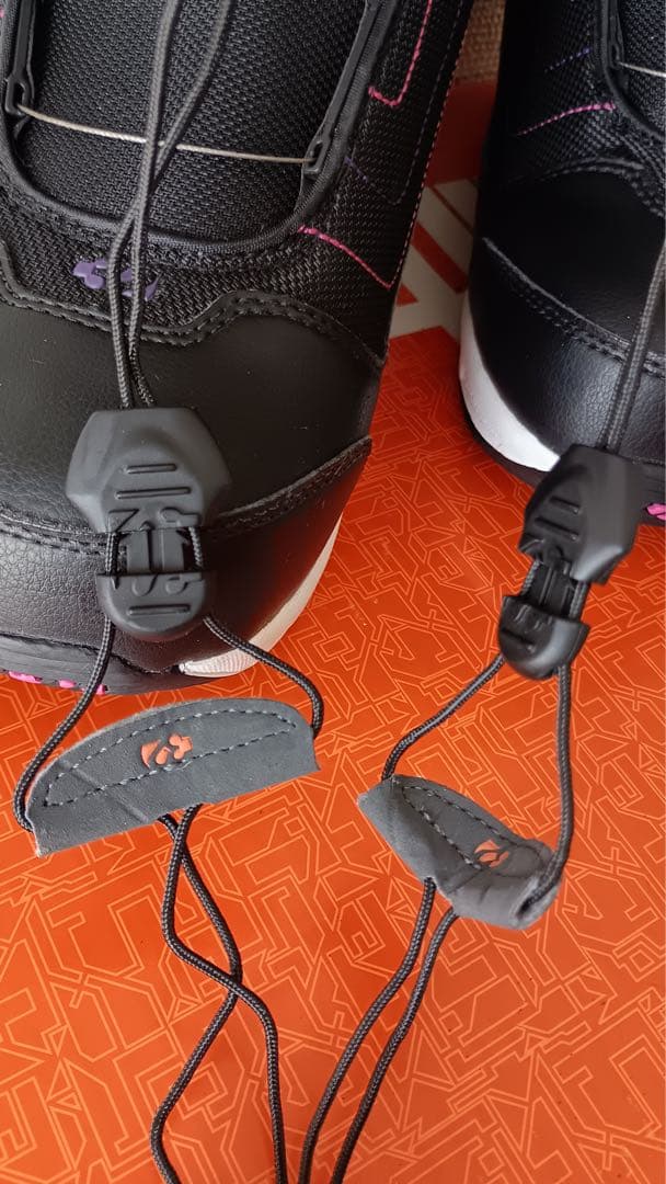 【THIRTYTWO】24〜24.5cm レディース　スノーボードブーツ