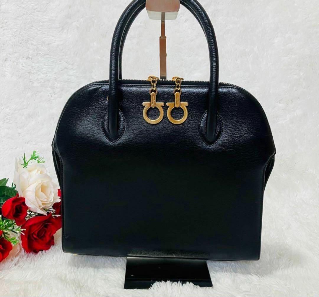 ⭐︎ヨンちゃん⭐︎ サルヴァトーレフェラガモ　ハンドバッグ　金ガンチーニ