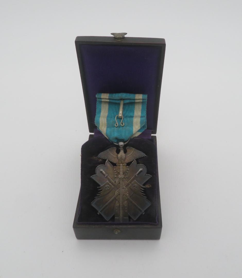 A19. 功七級金鵄勲章　 記章 勲章 銀メダル1点