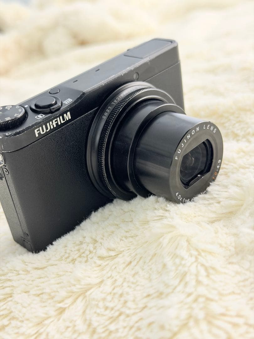 FUJIFILMプレミアムコンパクトデジタルカメラXQ1