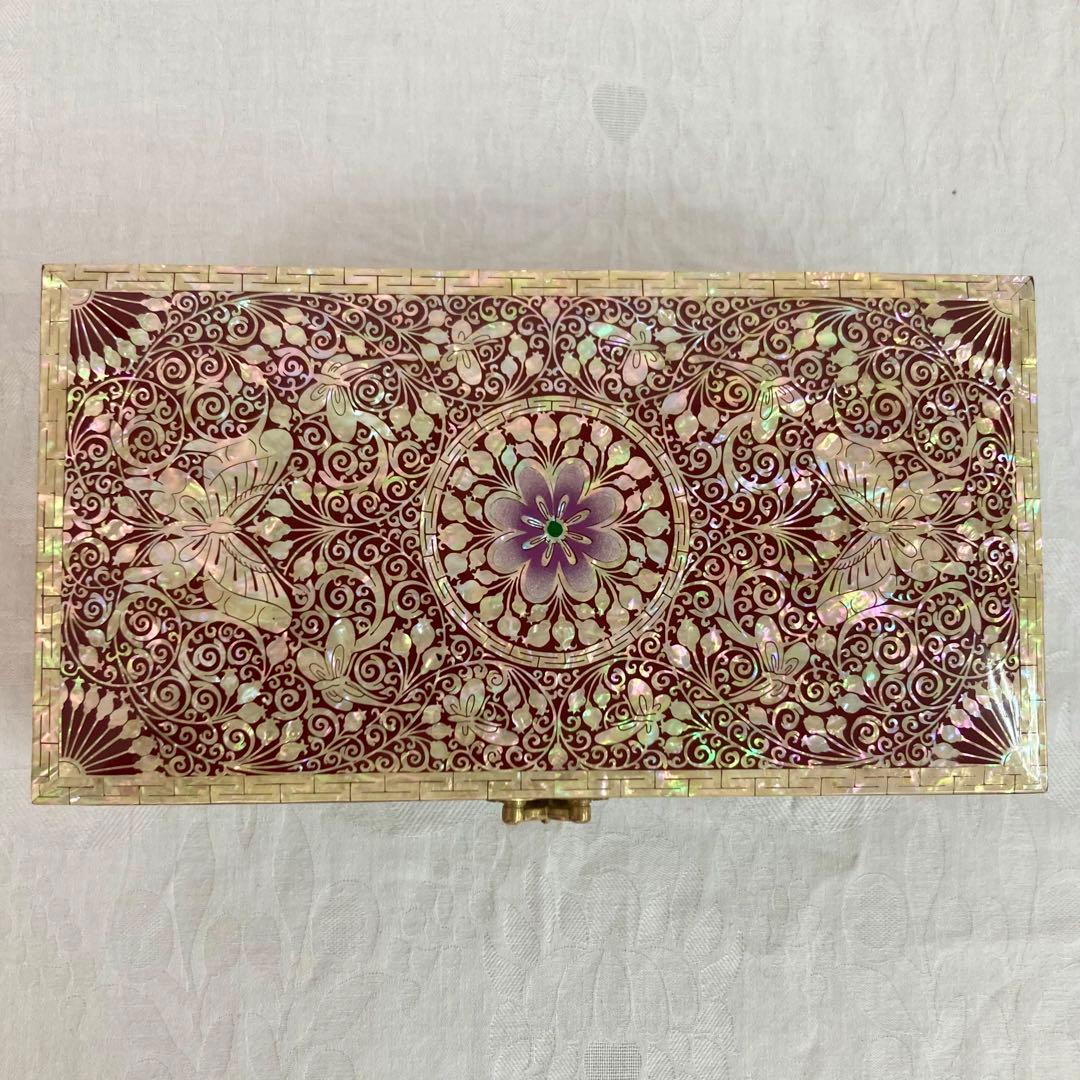 美品　伝統工芸品　螺鈿細工　蝶々　ジュエリーボックス　宝石箱　小物入れ