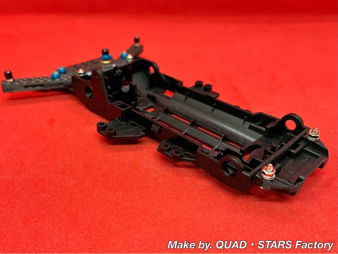 【ミニ四駆・VZ用】1軸リヤアンカー／19mm対応　ブラックアウト／カーボン