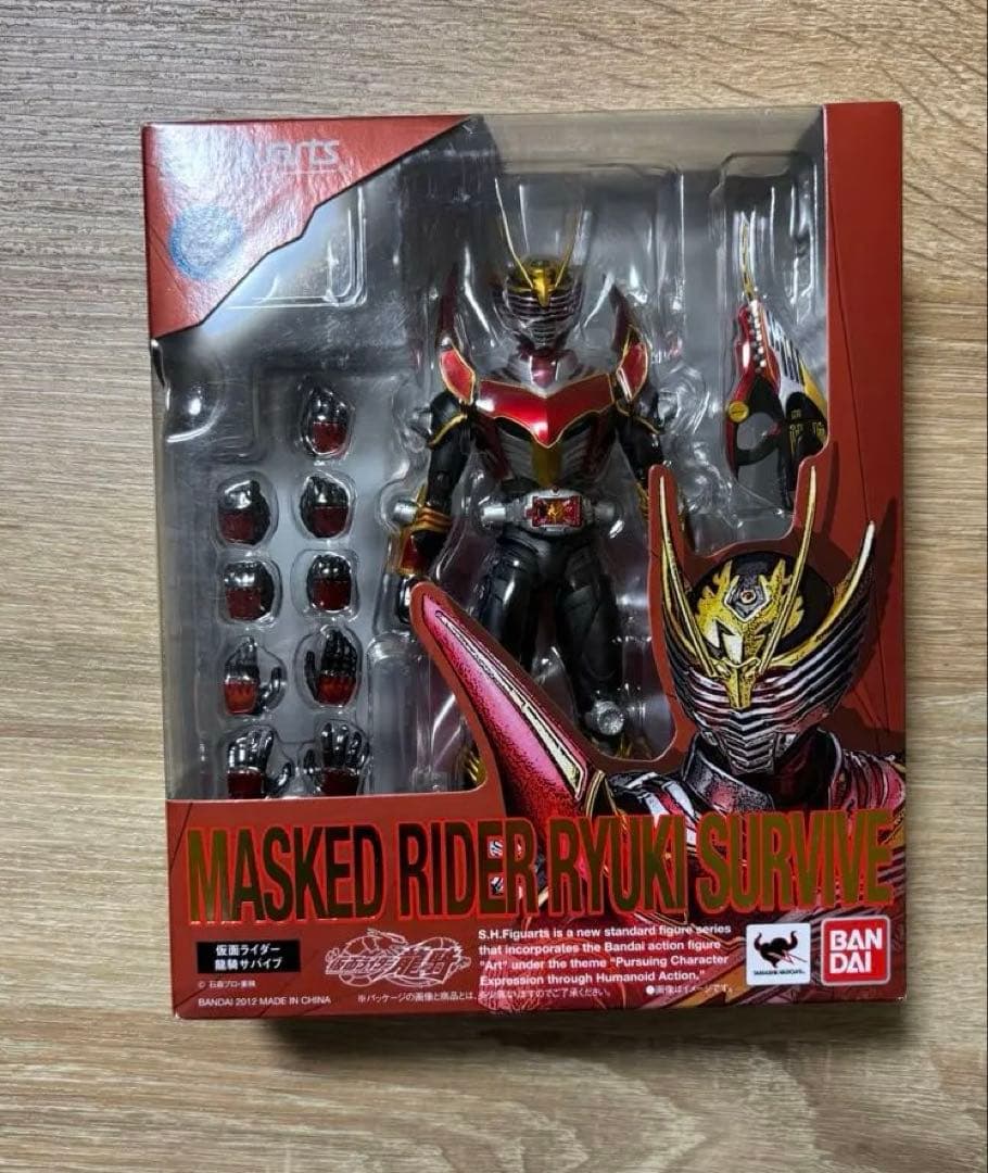 仮面ライダー龍騎　サバイブ　S.Hフィギュアーツ