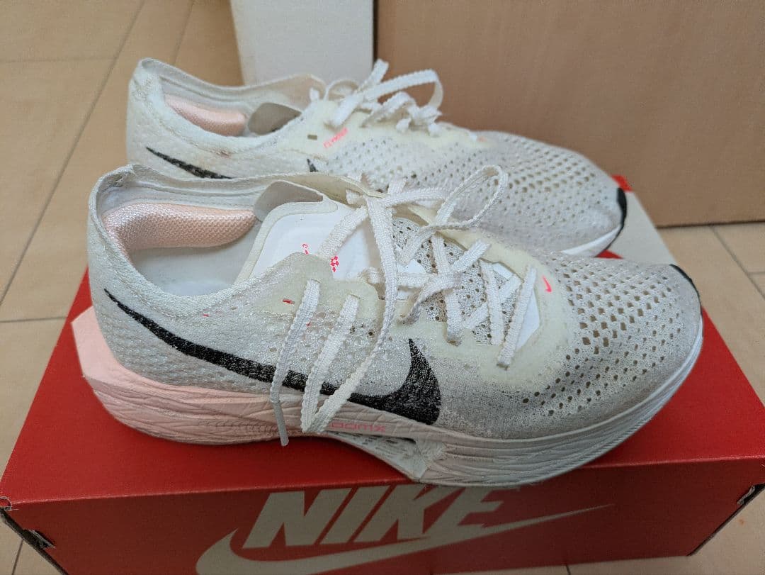 NIKE　ウィメンズ　ヴェイパーフライネクスト％3　25cm