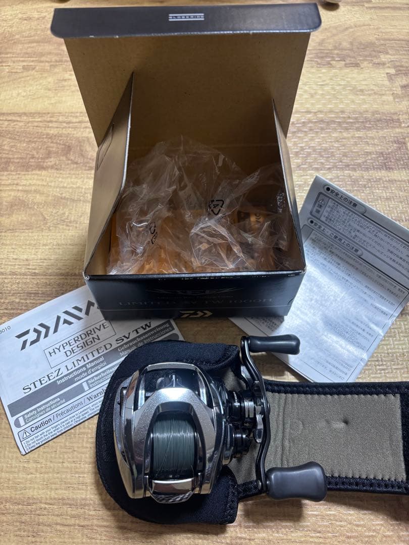 美品　ダイワ　スティーズ リミテッド SV TW 1000H 右