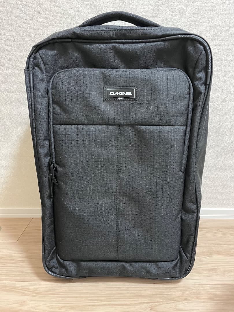 Dakine Carry On Roller Bag 42L 黒 (ブラック)