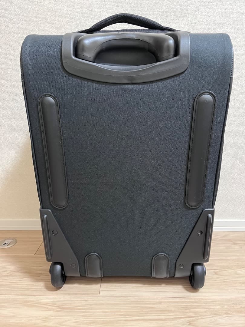 Dakine Carry On Roller Bag 42L 黒 (ブラック)