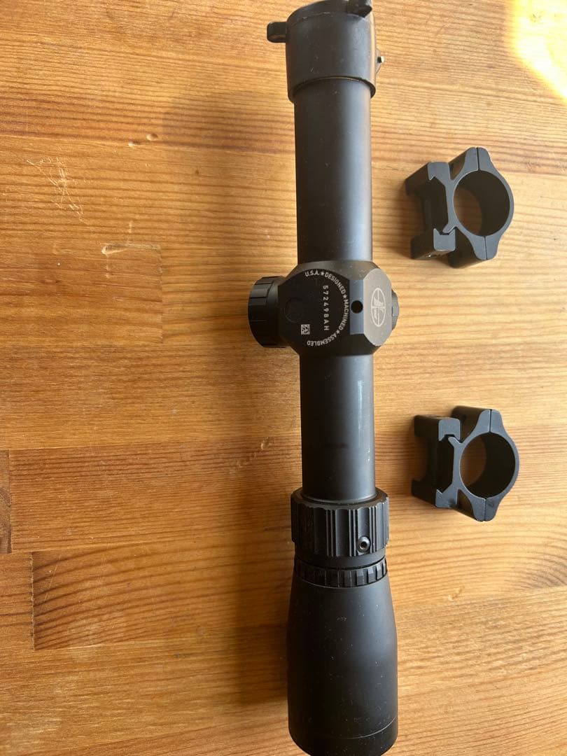 kwskzzz スコープ(リューポルド) 1.5-4倍 マウントリング付き