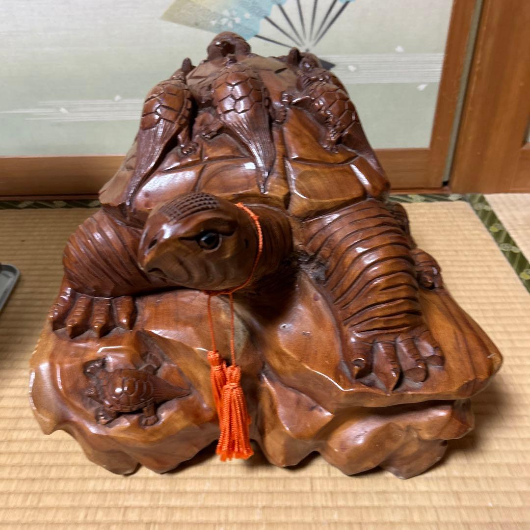 木の置物　亀