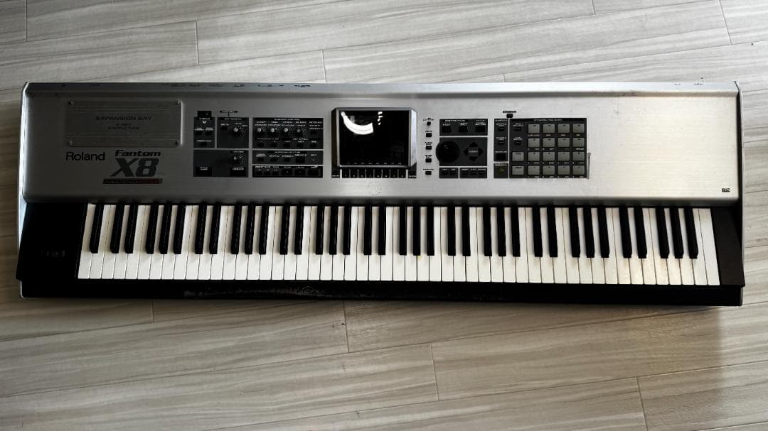 Roland Fantom X8 ｜88鍵｜ピアノタッチ｜要修理｜現状渡し