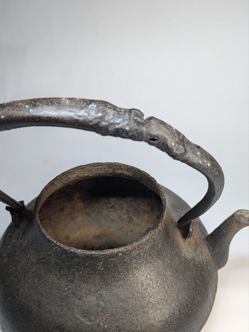 骨董　鉄瓶　茶道具　袋弦　 銀象嵌 侘び寂び　銀直し　古玩