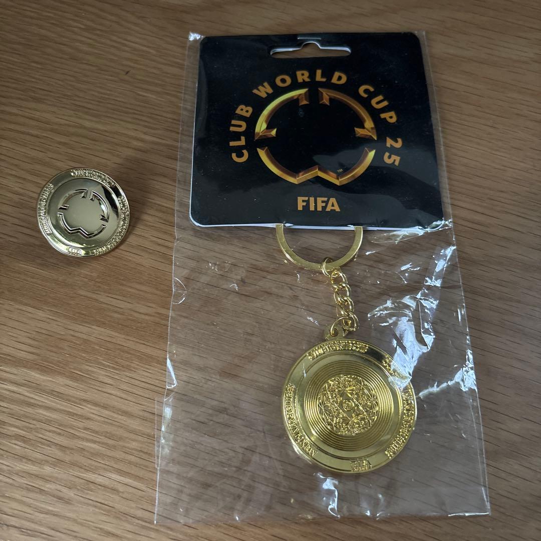 FIFA CLUB WORLD CUP 2025 非売品キーホルダー&ピンバッジ