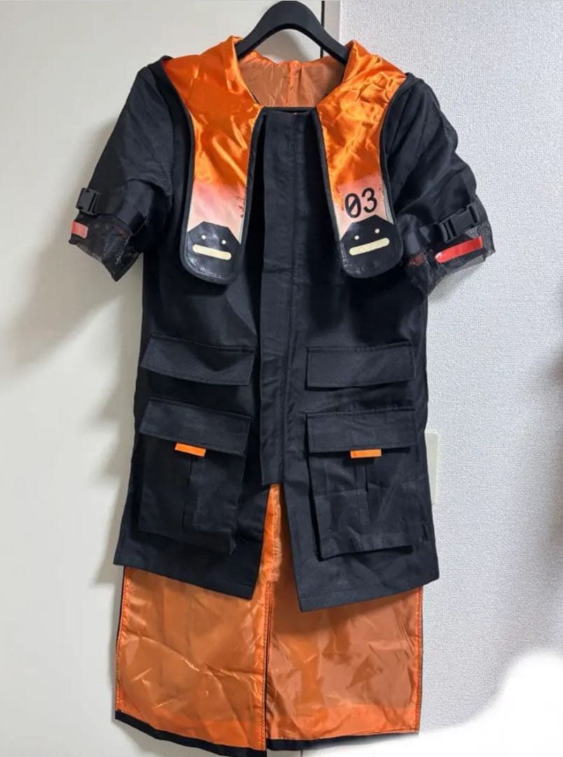 アルバーン・ノックス　衣装