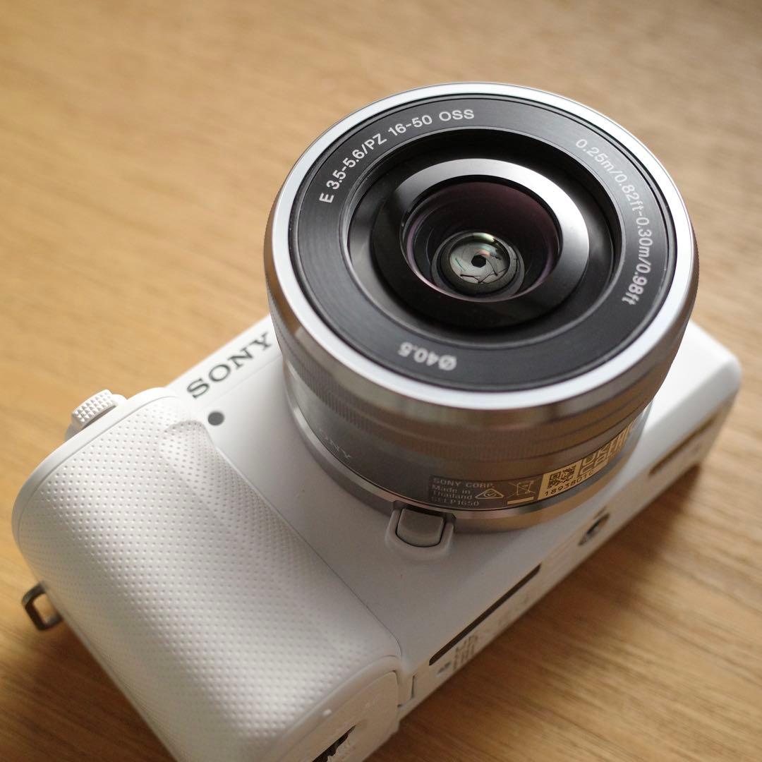 【極美品】SONY ZV-E10 レンズキット、グリップ、バッテリー、おまけ付き