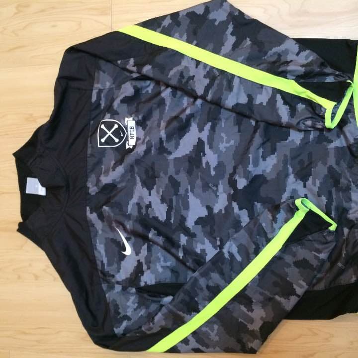 ウエイトトレーニング NIKE NFTB