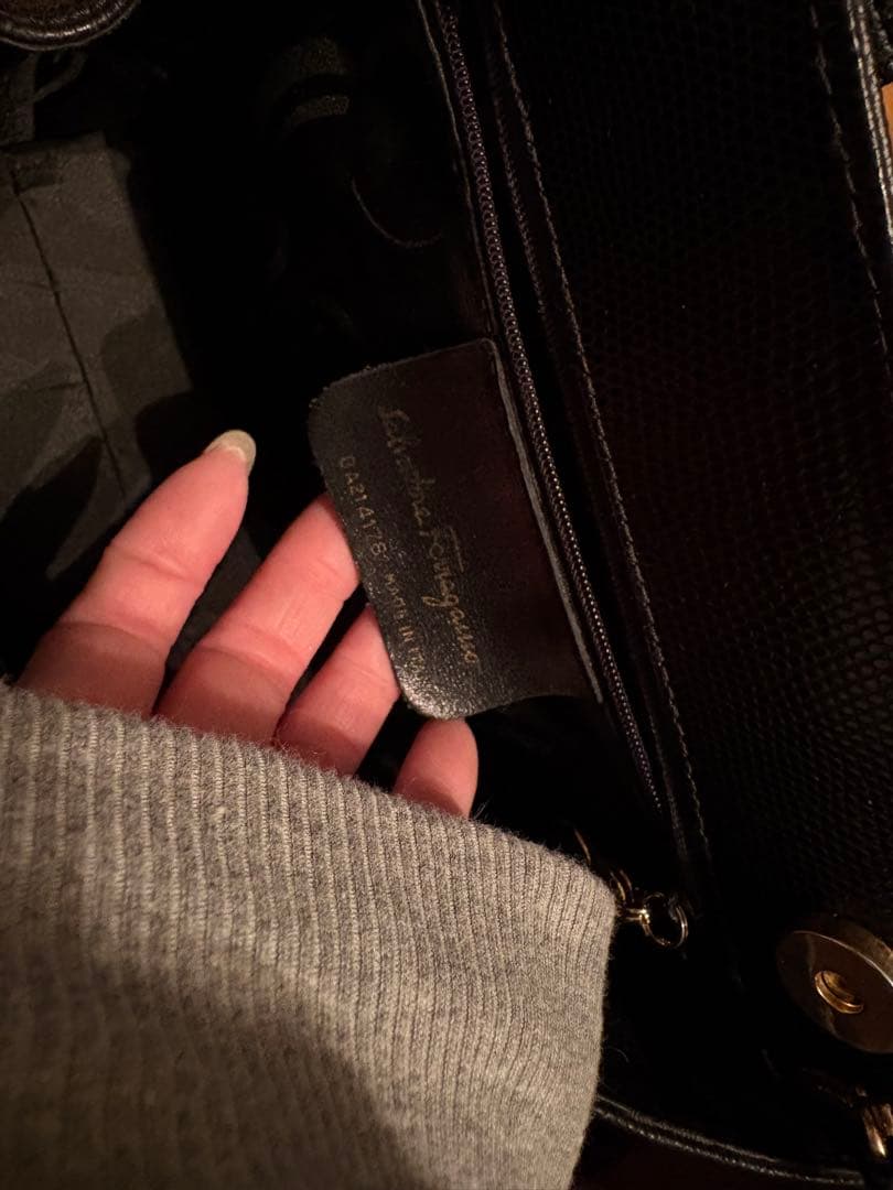 フェラガモ　ハンドバッグ