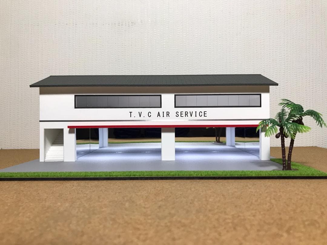 ミニカージオラマ：1/64 世田谷ベースタイプガレージ／年末SALE！