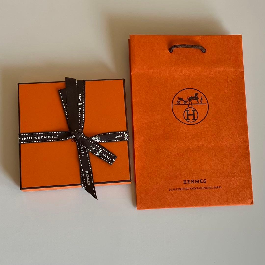 【新品】【HERMES】エルメス H透かし模様 ハンカチ 白｜箱・リボン・袋付