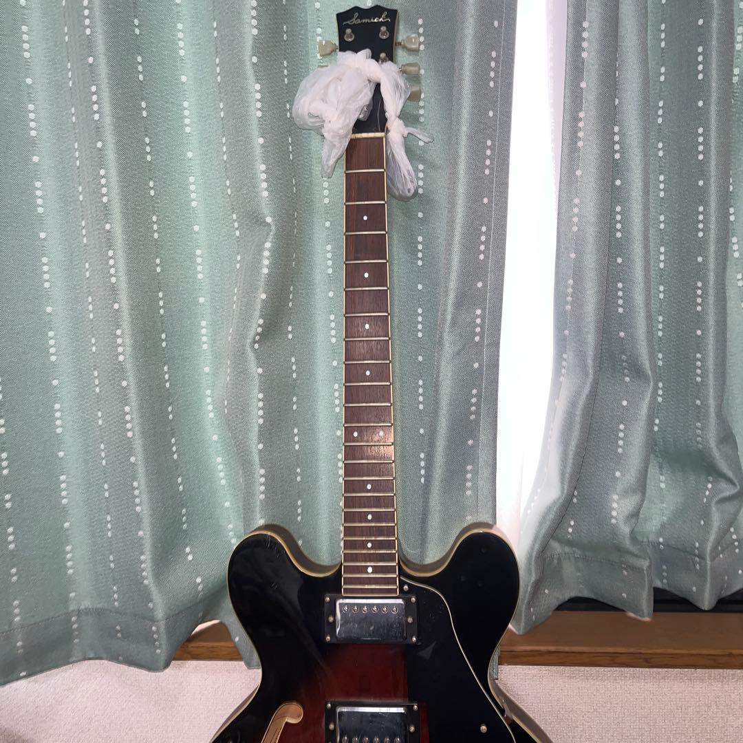 エレキギター フロイドローズ搭載