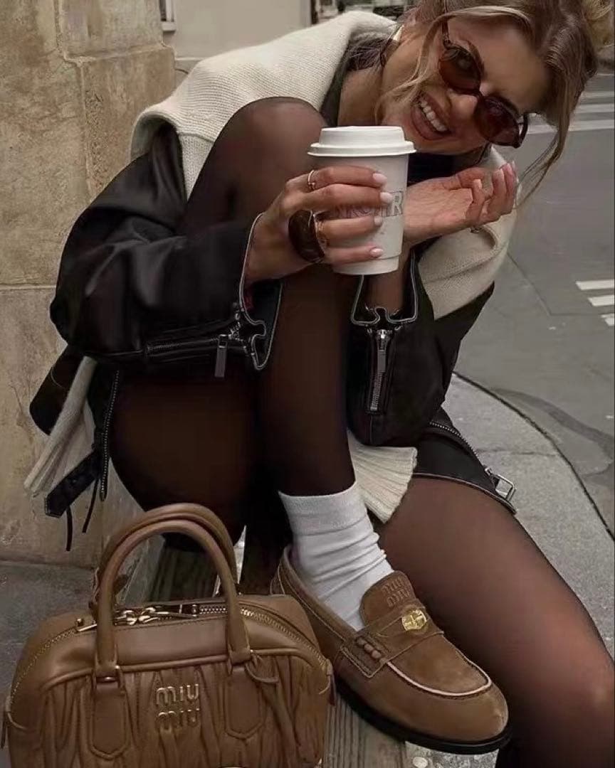 MIU MIU ベージュ スエード モカシン