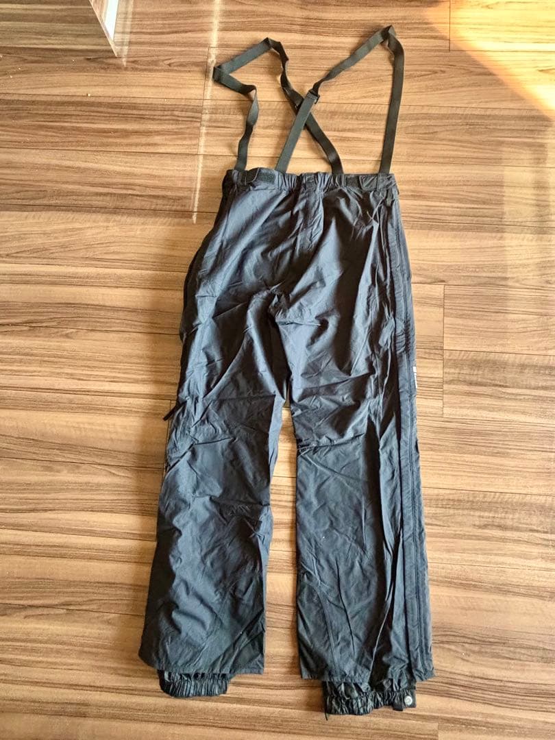 【美品】GOLDWIN・MOUNTAINHARDWEARスノーウェア Lサイズ