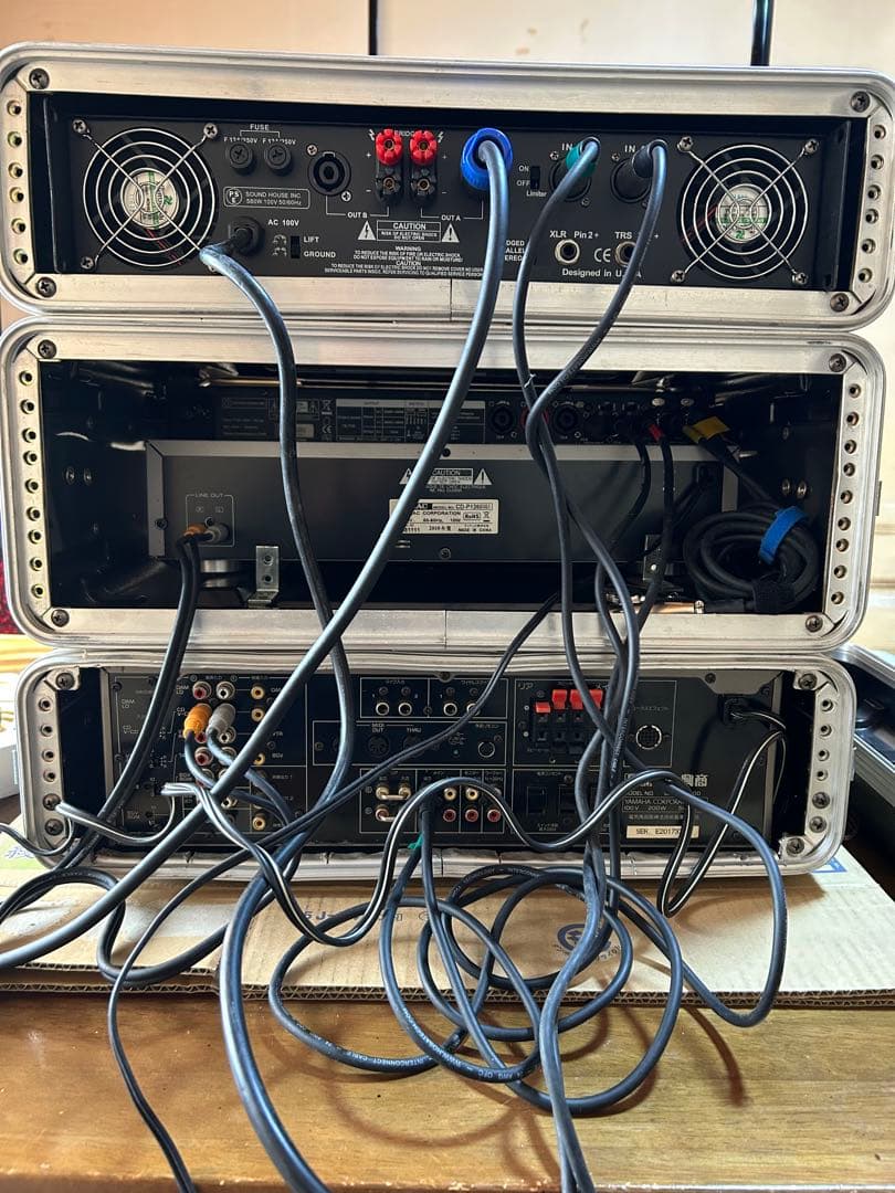 CP 1200 パワーアンプ