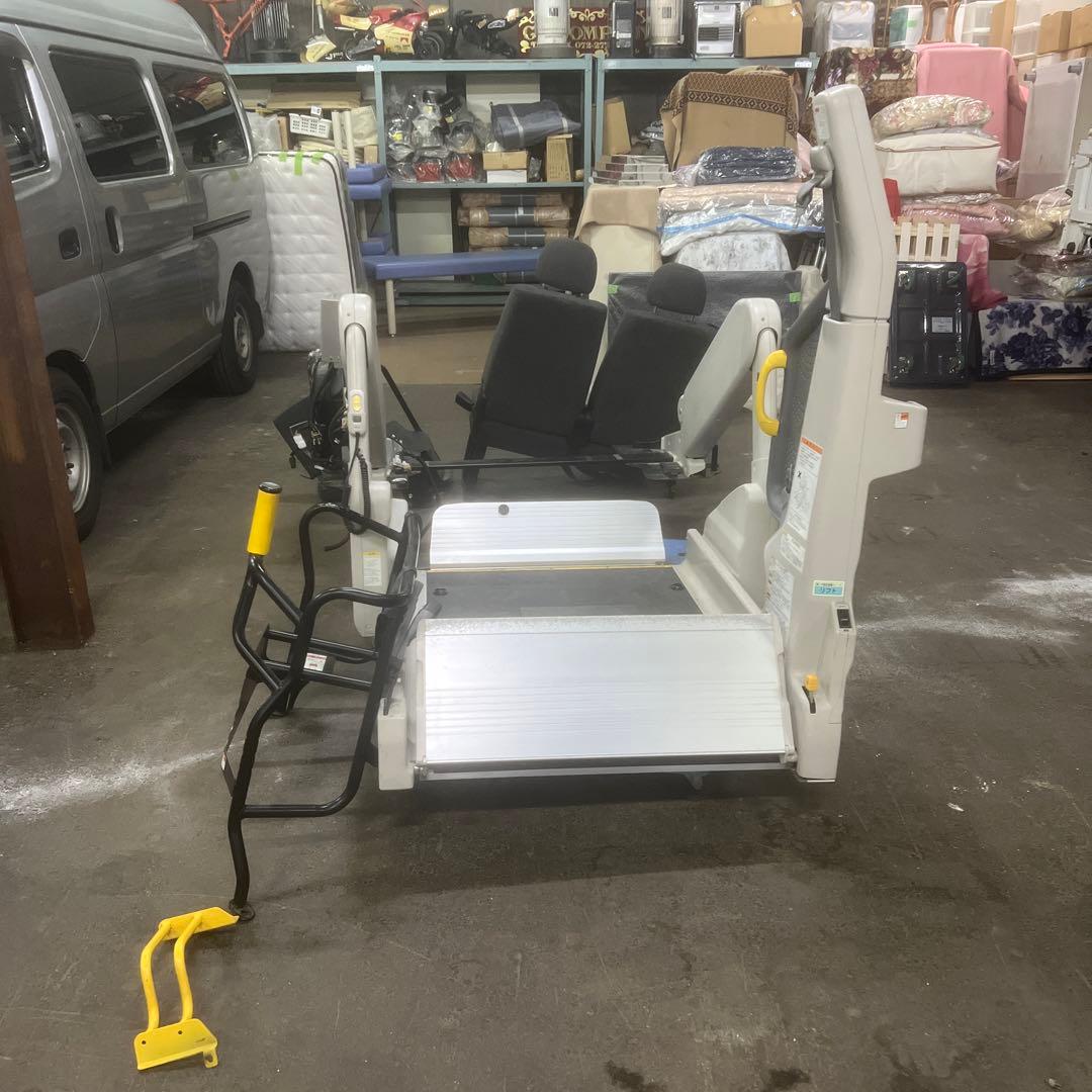 福祉車両取り外し　スロープ　ハイエース　キャラバン　レジアス