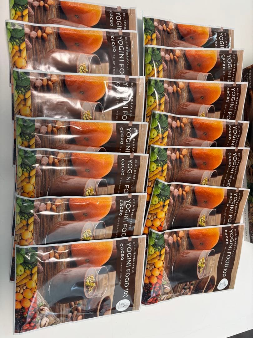 お値下げしました☆ YOGINI FOOD 100 カカオ味　14袋