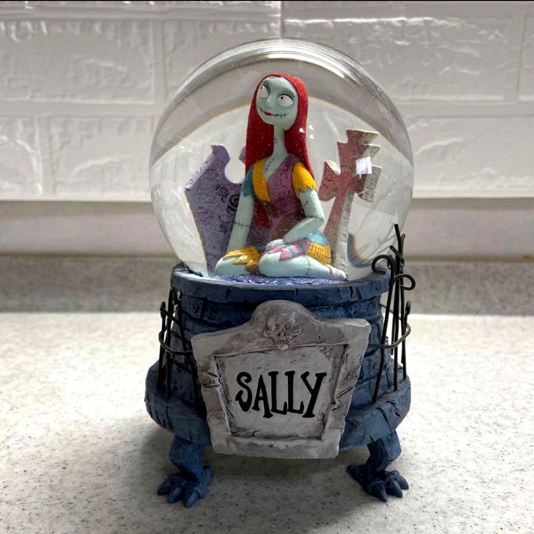 ディズニー ナイトメアービフォアクリスマス スノードーム サリー