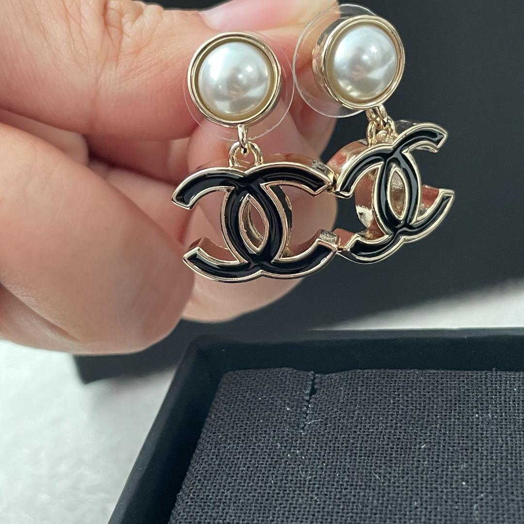 CC ココマーク ピアス ブラック/ゴールド