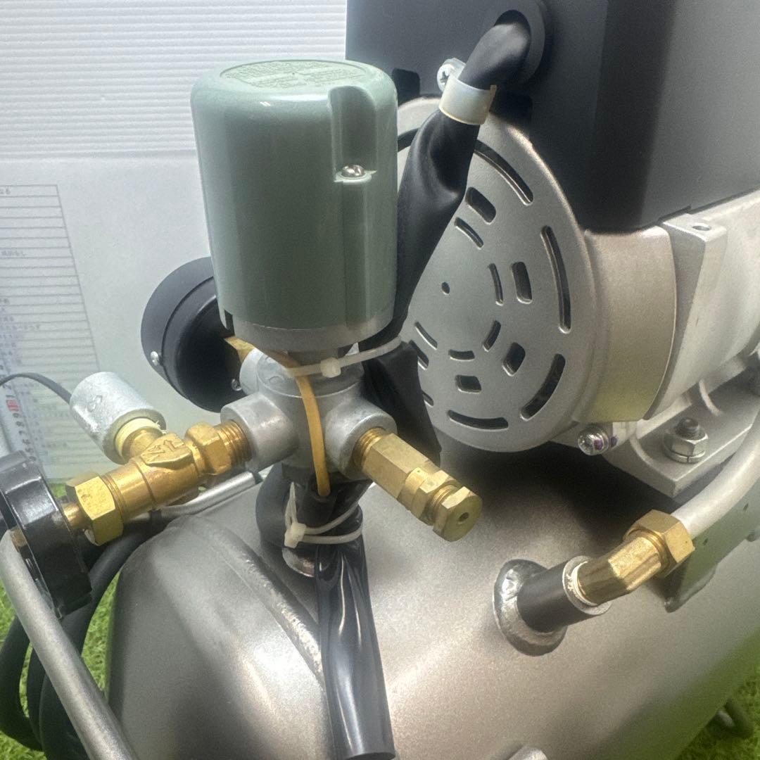 AIR RECEIVER HITACH エアコンプレッサー