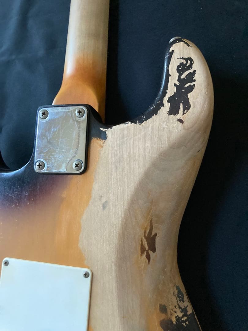 早い者勝ち　#12ストラトキャスタータイプ　ニトロセルロースラッカー塗装