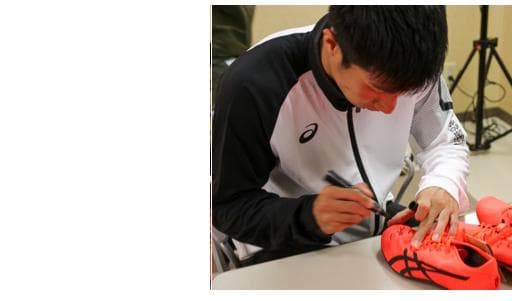 桐生祥秀さんサイン入りスパイク アシックス