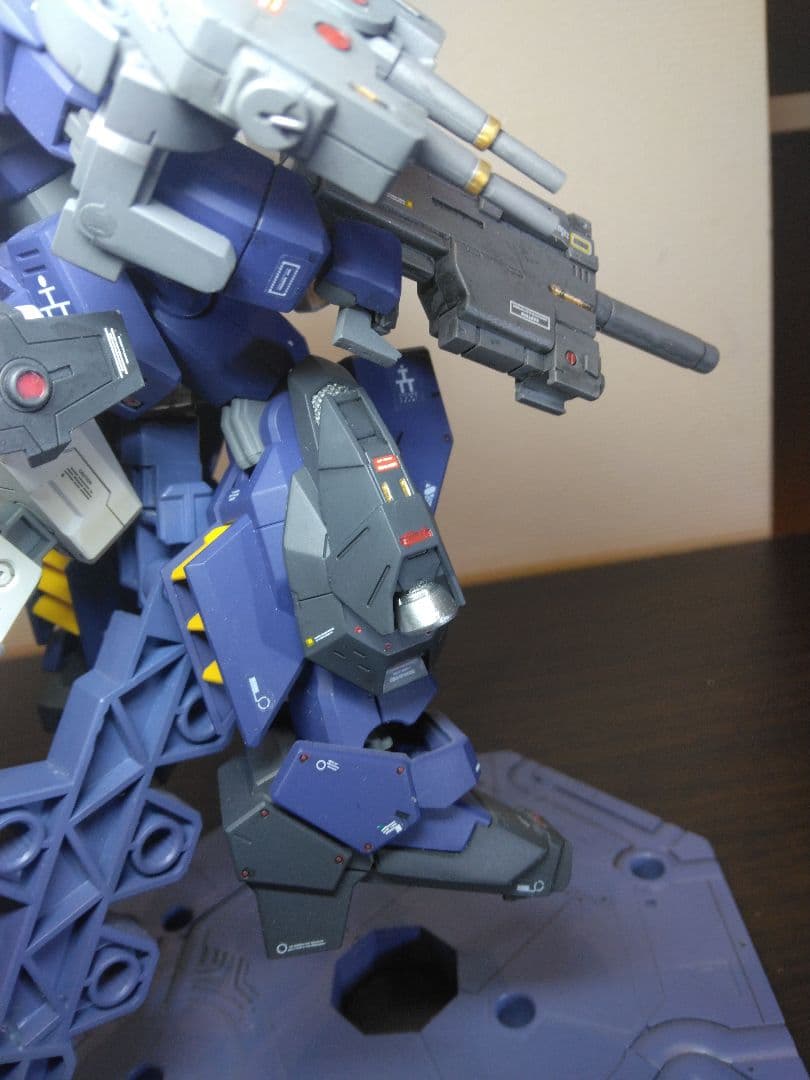 HG アドバンスド・ヘイズル　全塗装完成品　改造品　台座付　説明書付き