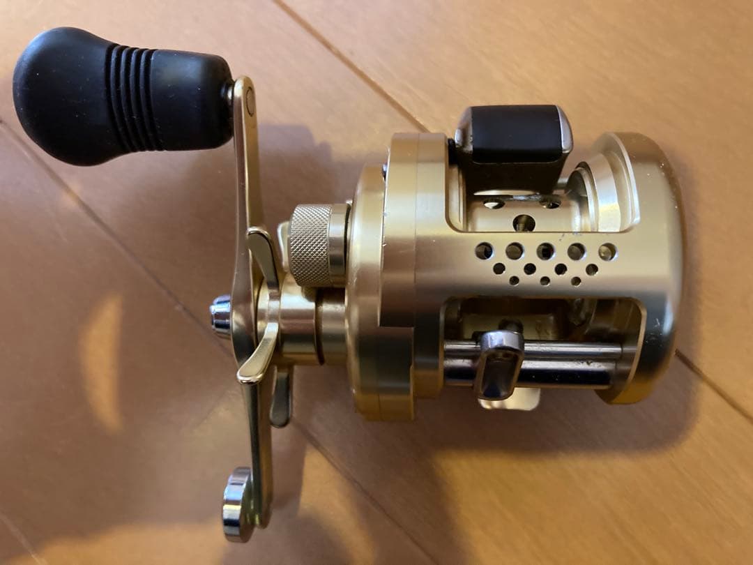 シマノ　カルカッタコンクエスト200F